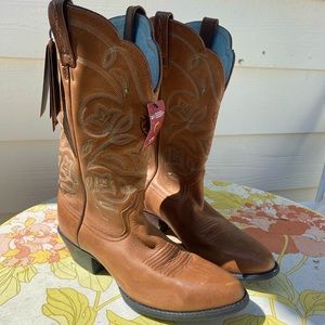 Womens Ariat boots NWT